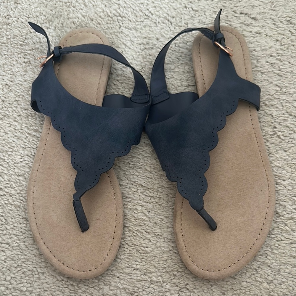 LC Lauren Conrad Black and Tan Sandals with Scalloped Straps